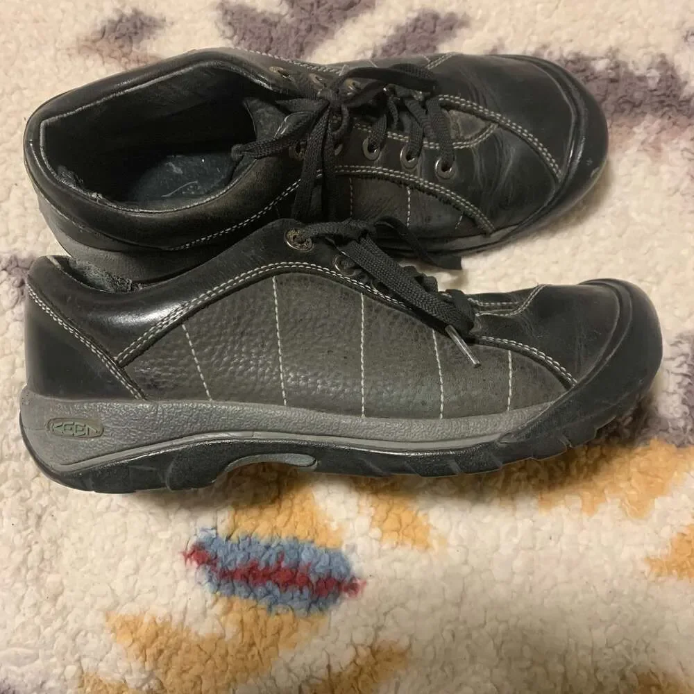 Keen Black Leather Walking Shoes, Size 8.5W- Contrast Stitching